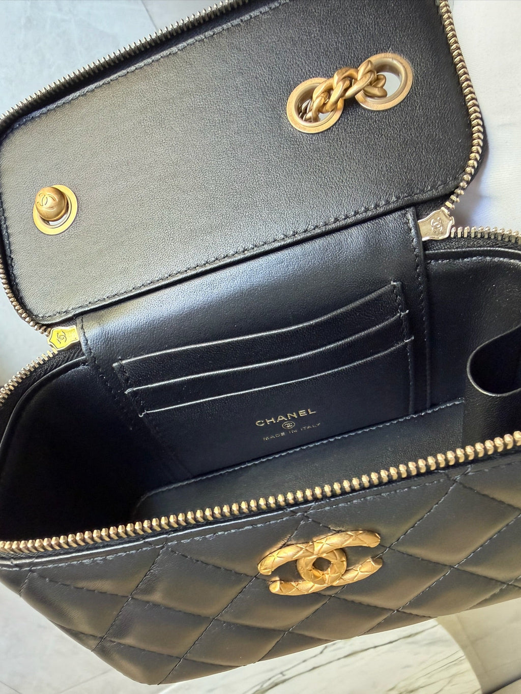 Chanel Vanity w/chain, black gold
